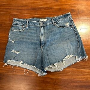 Abercrombie 4” Mom Short, Size 34 / 18, Curve Love, Medium Wash